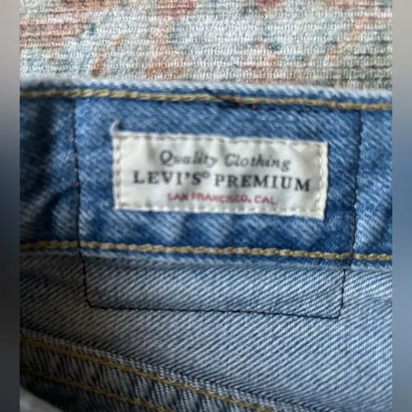 🌿🦋 Levi’s Jean Mom Skirt