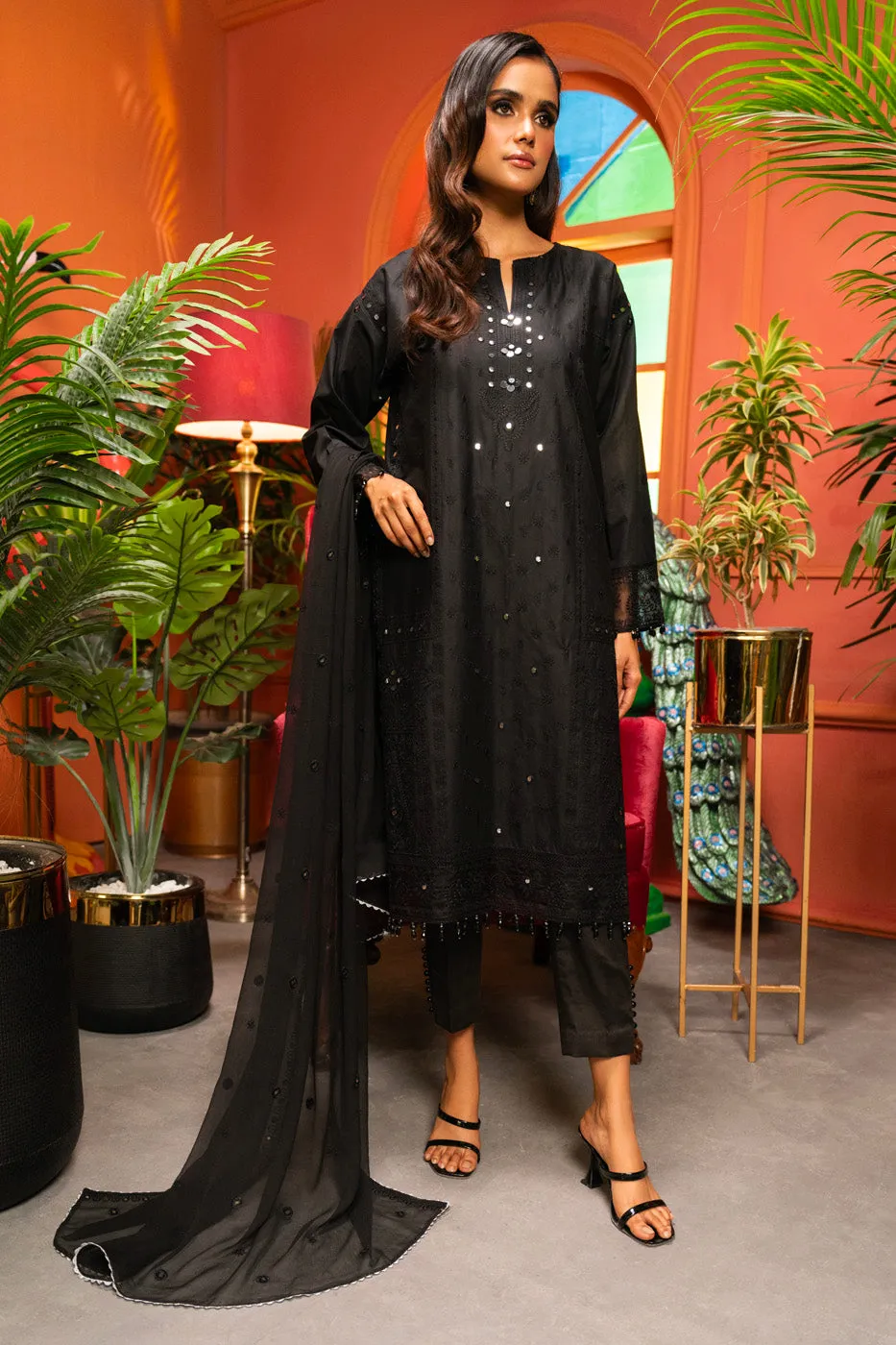 3 Pc Embroidered Lawn Suit With Chiffon Dupatta
