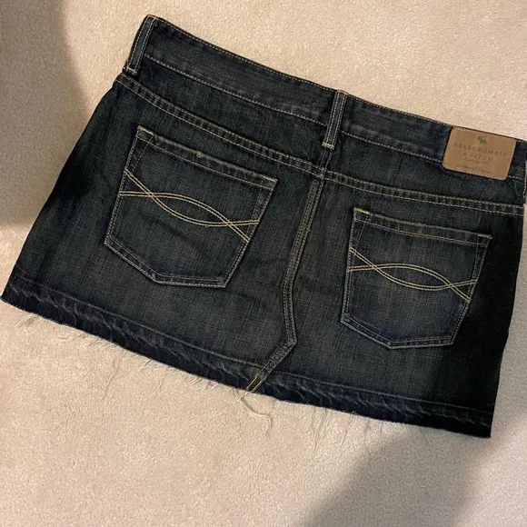 Abercrombie &amp; Fitch Jean mini skirt-10 like new