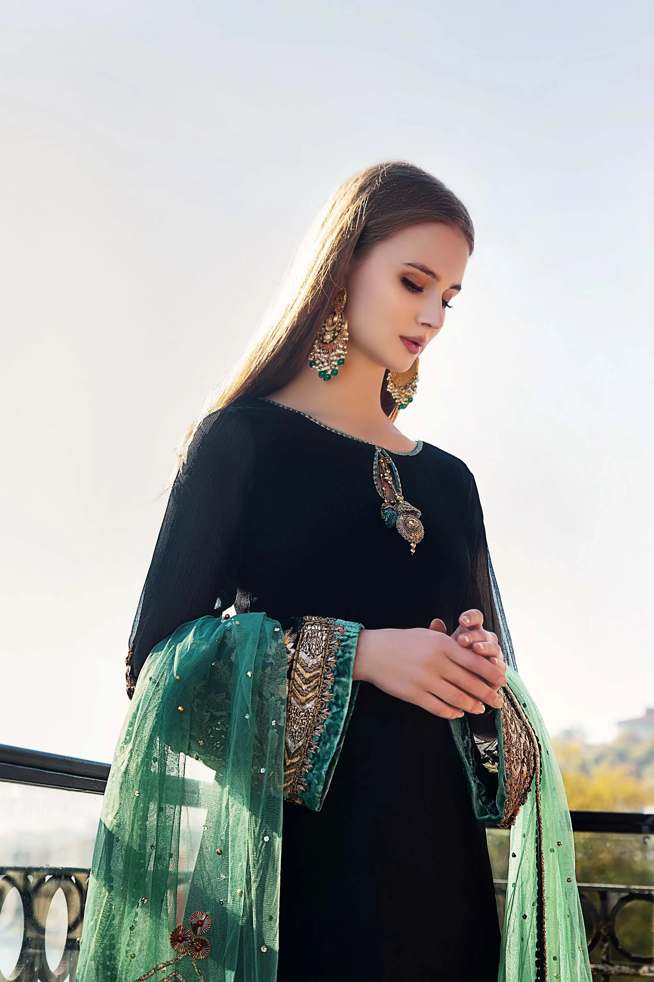 Black Allure: Crinkle Chiffon Kora Dabka Ensemble