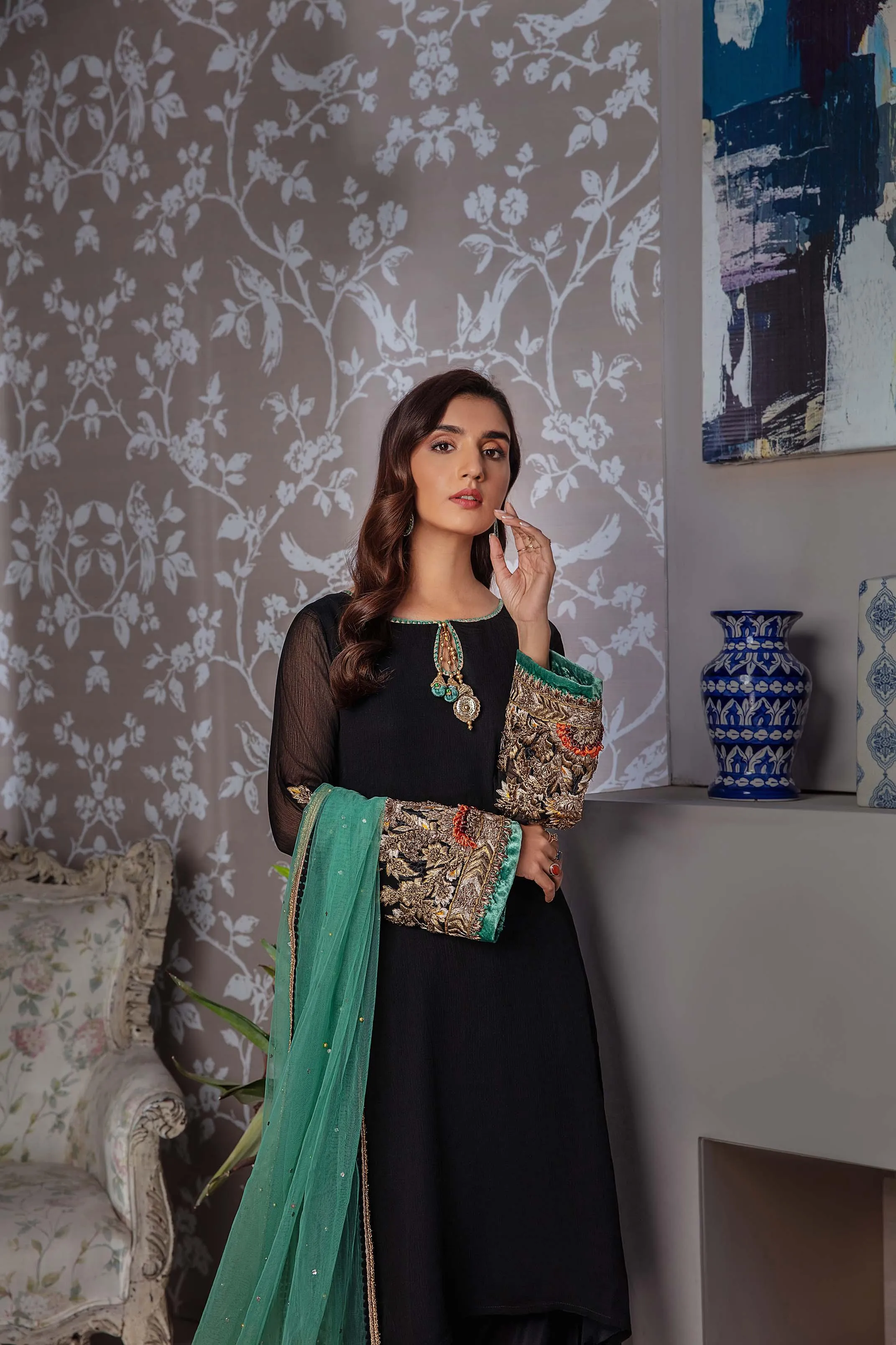 Black Allure: Crinkle Chiffon Kora Dabka Ensemble