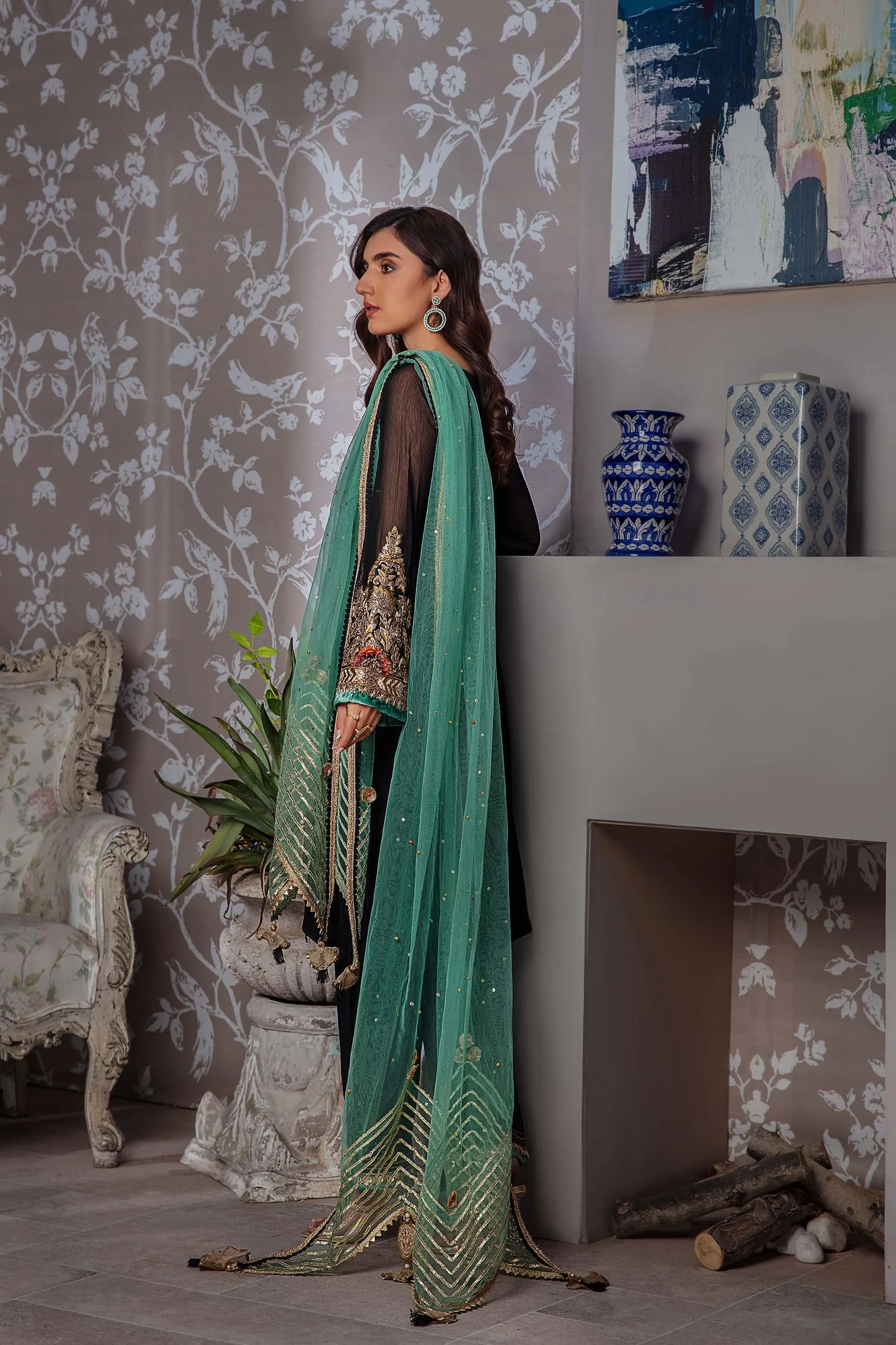 Black Allure: Crinkle Chiffon Kora Dabka Ensemble