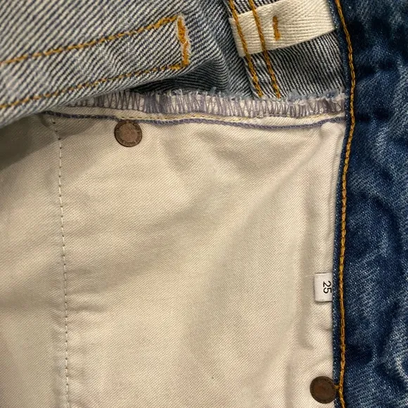 Boyish denim skirt