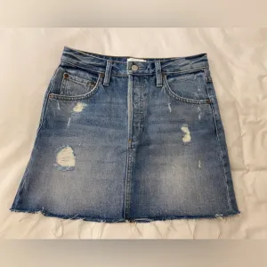 Boyish denim skirt