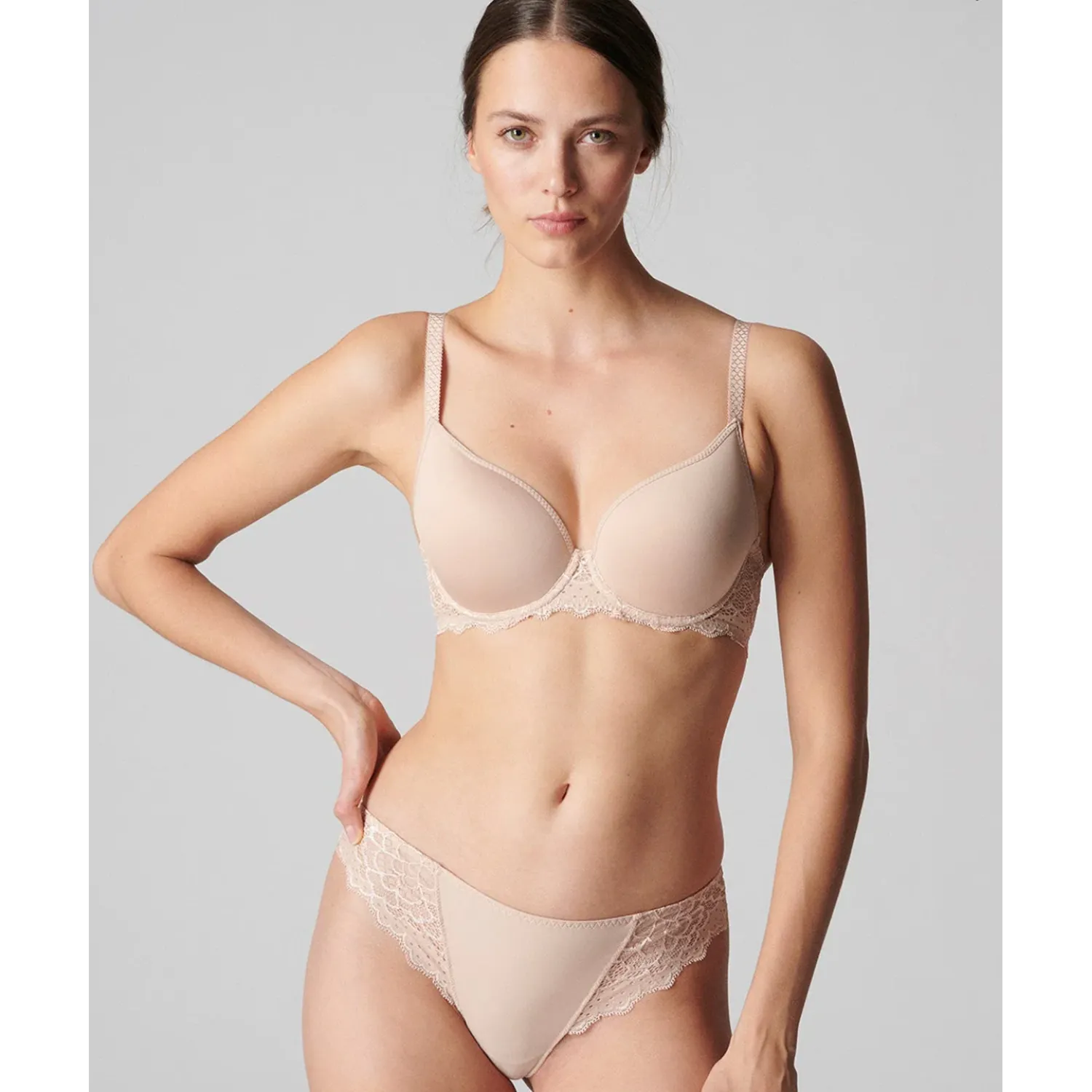 Caresse 3D Plunge