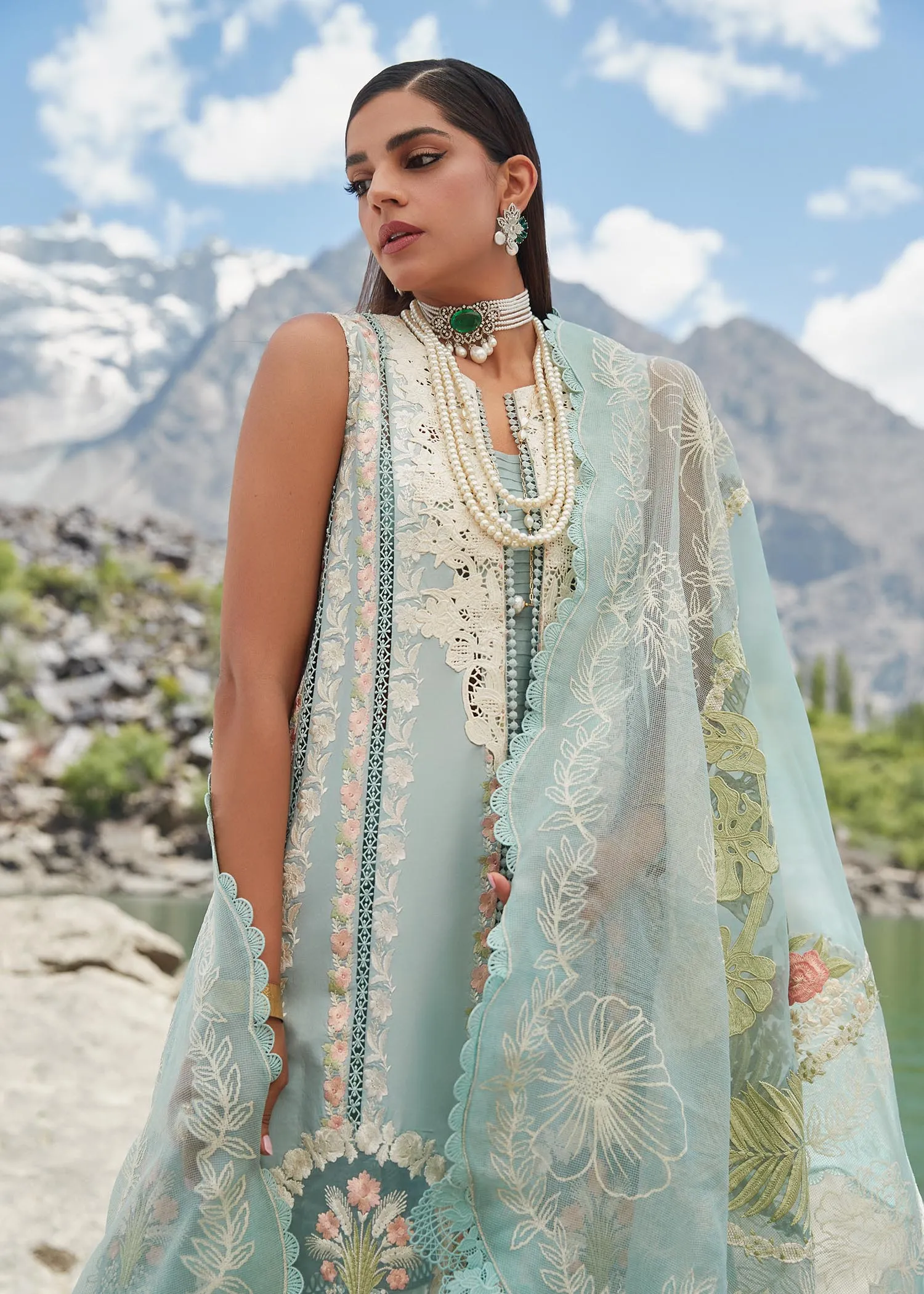 CRIMSON X SAIRA SHAKIRA LUXURY LAWN 2023 | Chikkankari affair D2-A