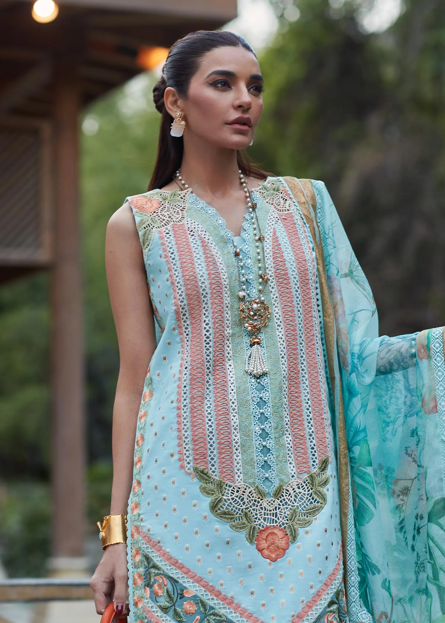 CRIMSON X SAIRA SHAKIRA LUXURY LAWN 2023 | Shigar D5-B