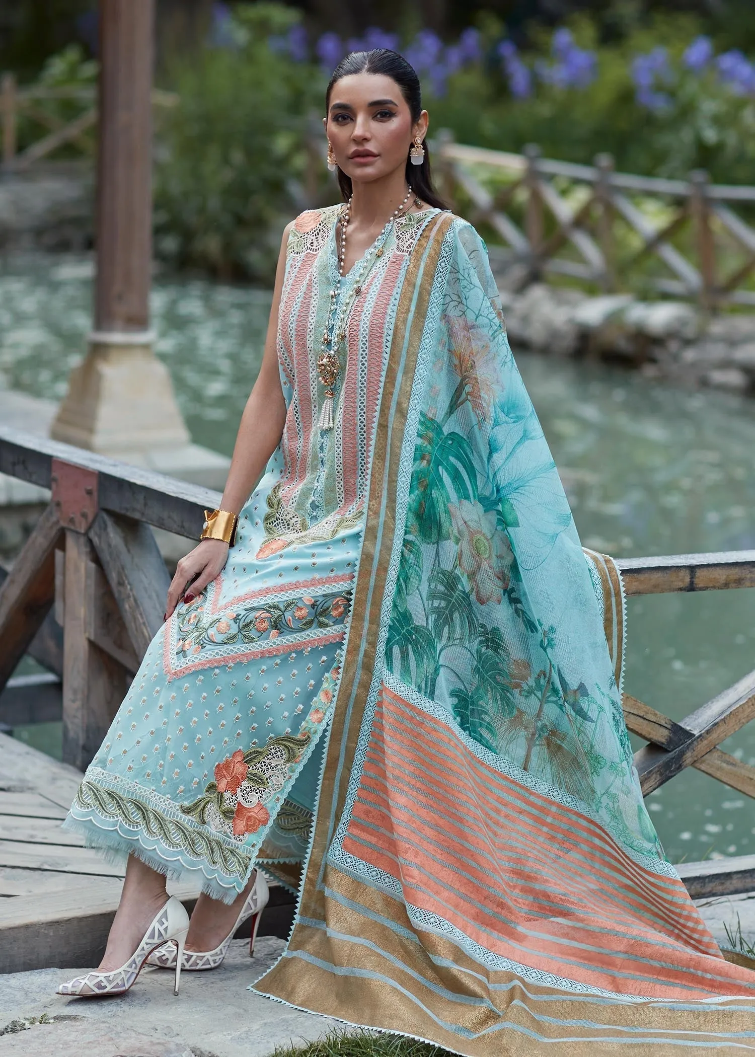 CRIMSON X SAIRA SHAKIRA LUXURY LAWN 2023 | Shigar D5-B