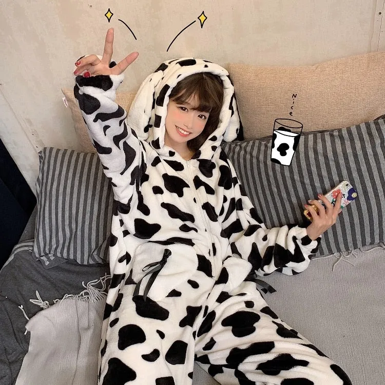 Cute Cow Printed Coral Velvet Pajamas