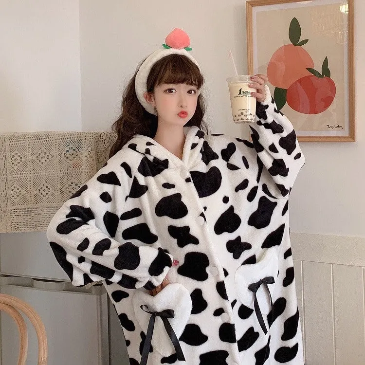 Cute Cow Printed Coral Velvet Pajamas
