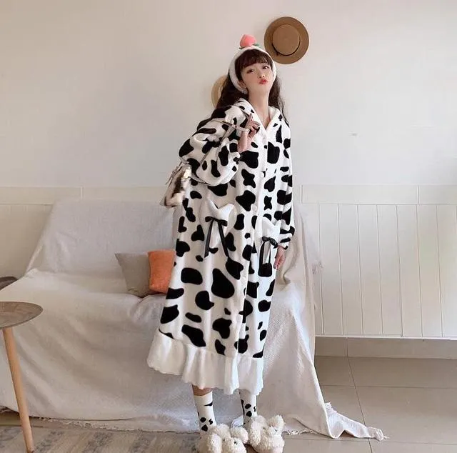Cute Cow Printed Coral Velvet Pajamas