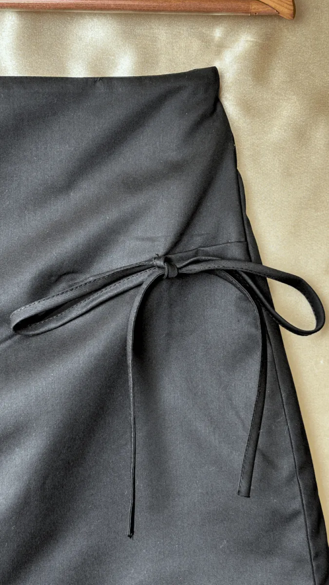 Dainty Bows Black Cotton Skirt