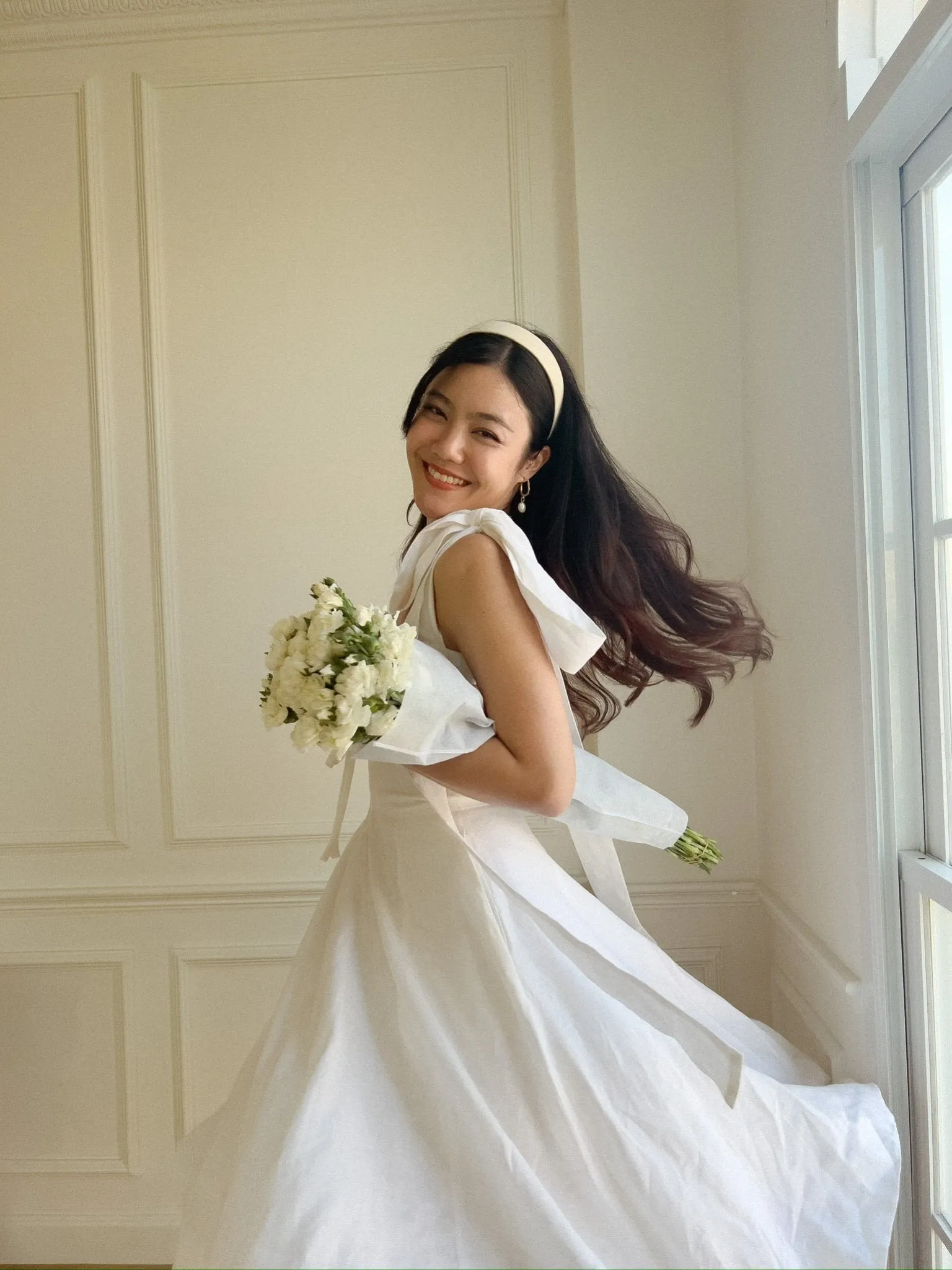 FIRST LOVE BOW MIDI DRESS