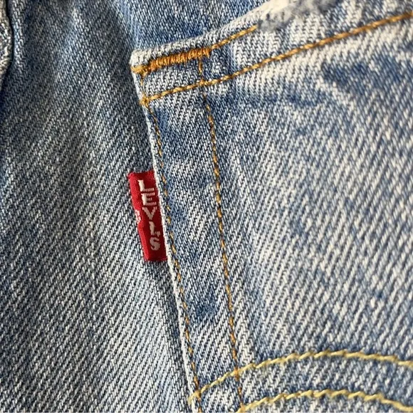 Levi’s Premium Deconstructed Denim Mini Skirt Diamond in the Rough Size 26 / 2