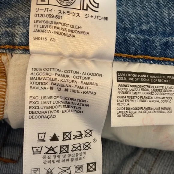 Levi’s Premium Deconstructed Denim Mini Skirt Diamond in the Rough Size 26 / 2