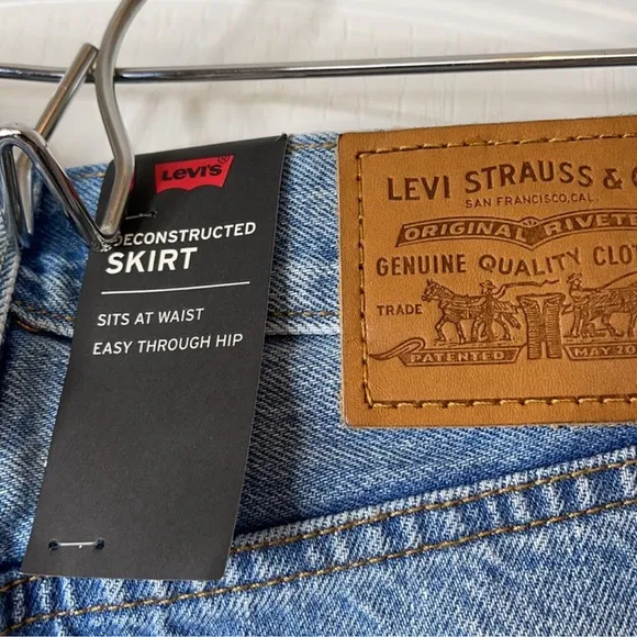 Levi’s Premium Deconstructed Denim Mini Skirt Diamond in the Rough Size 26 / 2