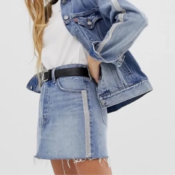 Levi’s Premium Deconstructed Denim Mini Skirt Diamond in the Rough Size 26 / 2