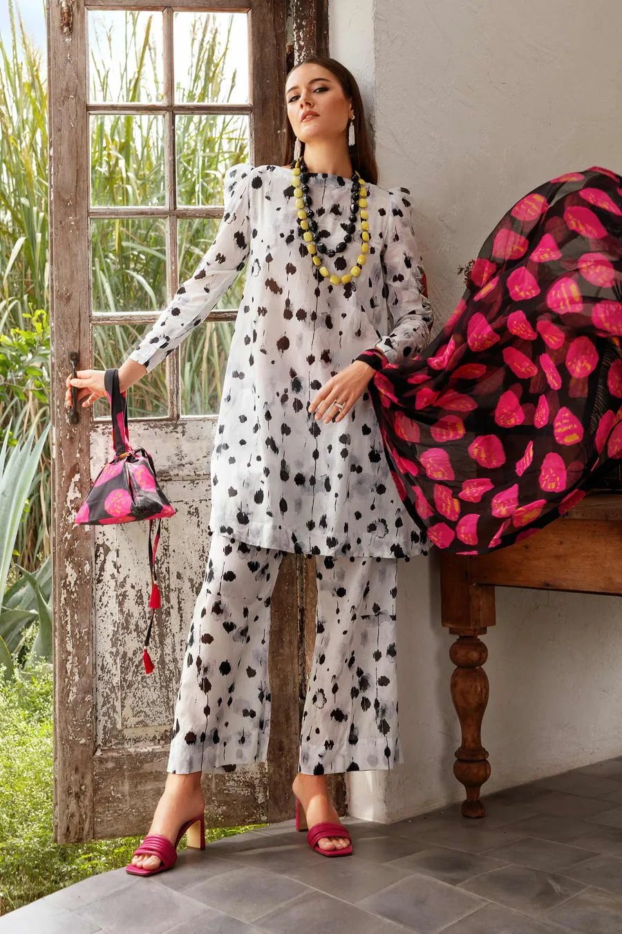 Maria B | M.BASICS '23 | Black & white MB-US23-106-A
