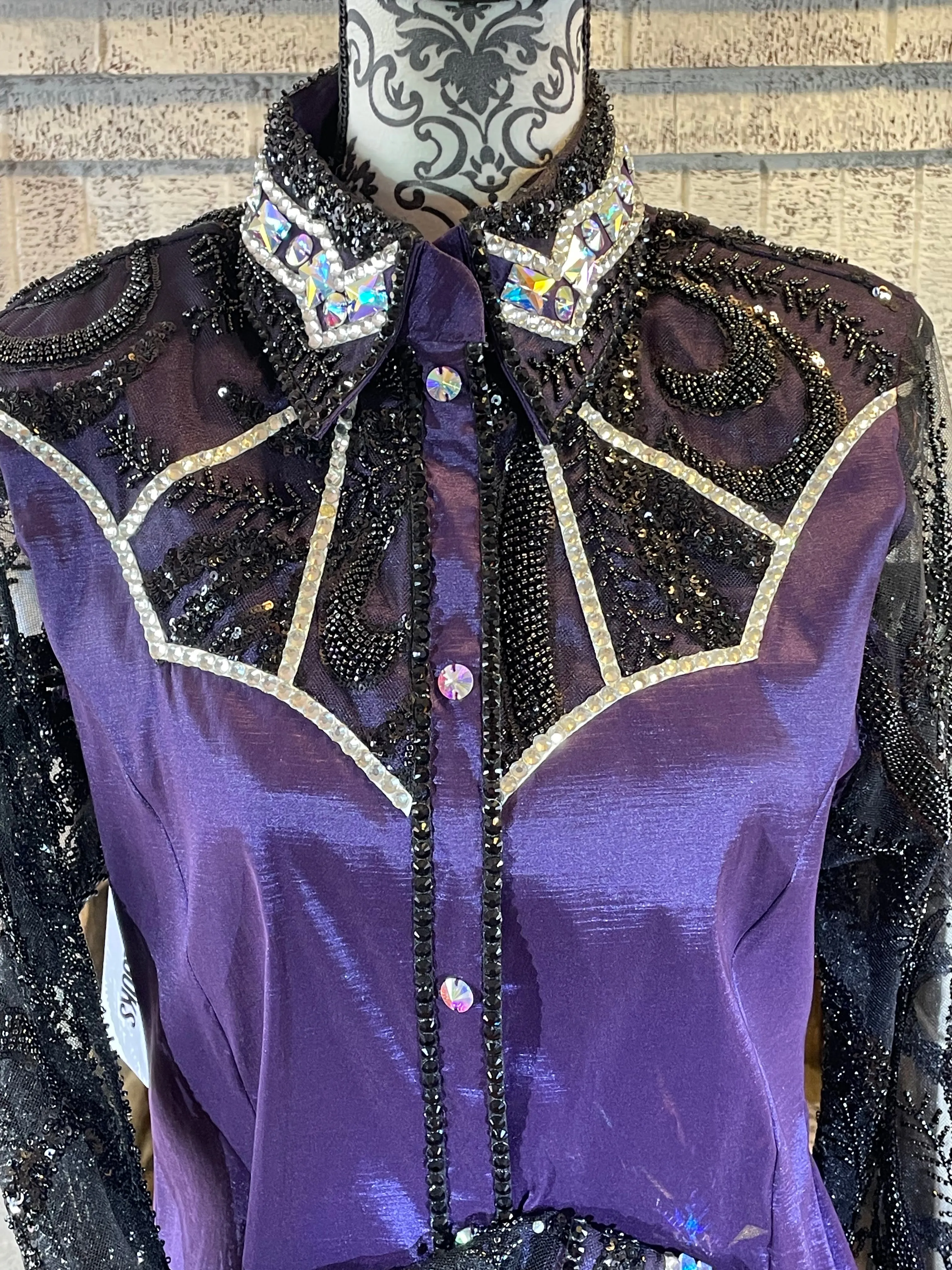 Modern Horsewomen Medium day shirt