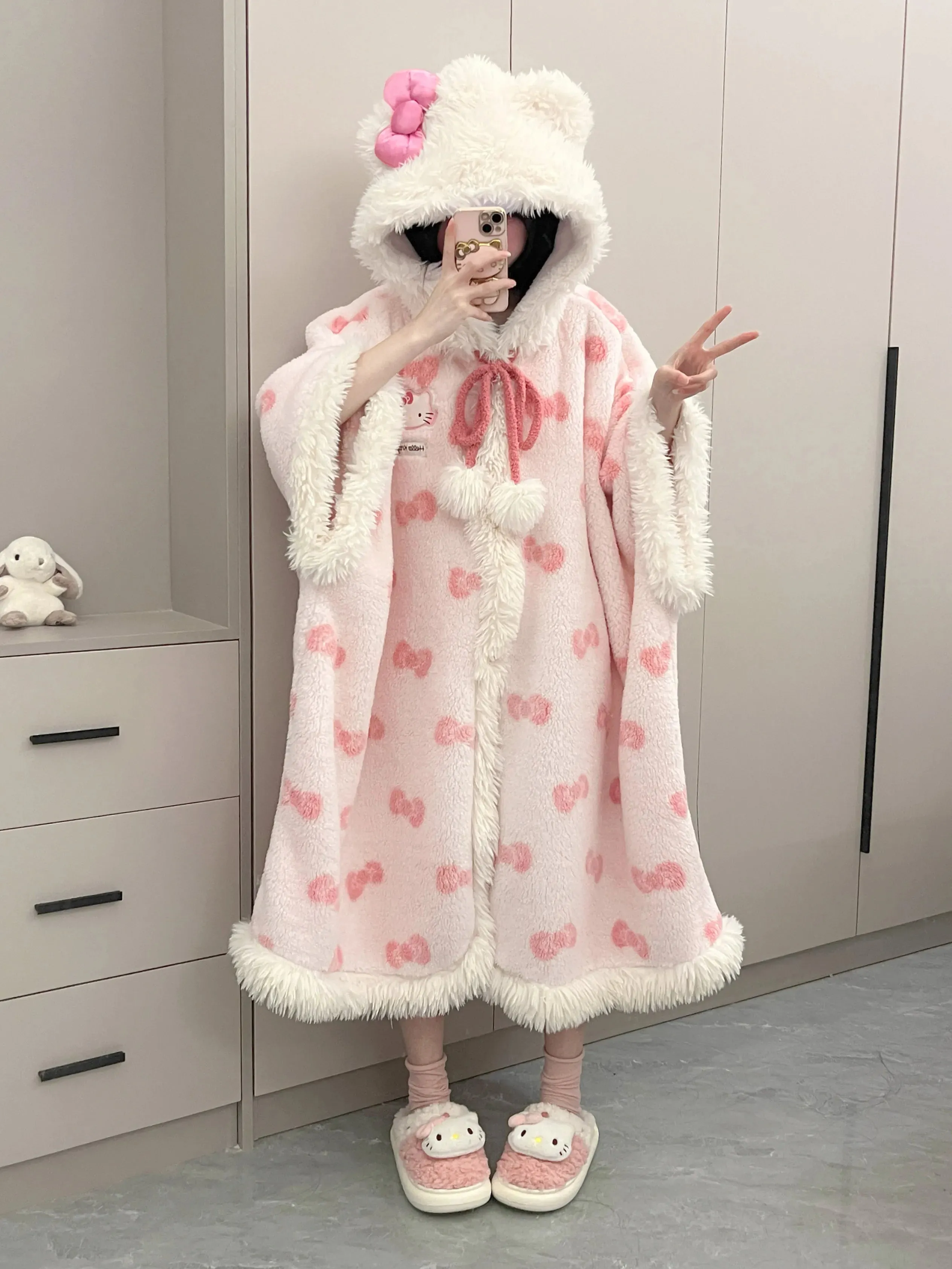 New HelloKitty Cat New Pajamas Women's Coral Velvet Winter Cute Fashion Thickened Warm Cloak Nightgown Loungewear Gift