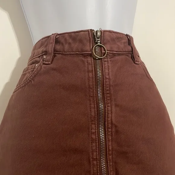 NEW We The Free By Free People Women's Maroon Denim Zip Up Frayed Mini Skirt!