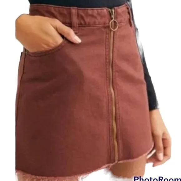 NEW We The Free By Free People Women's Maroon Denim Zip Up Frayed Mini Skirt!