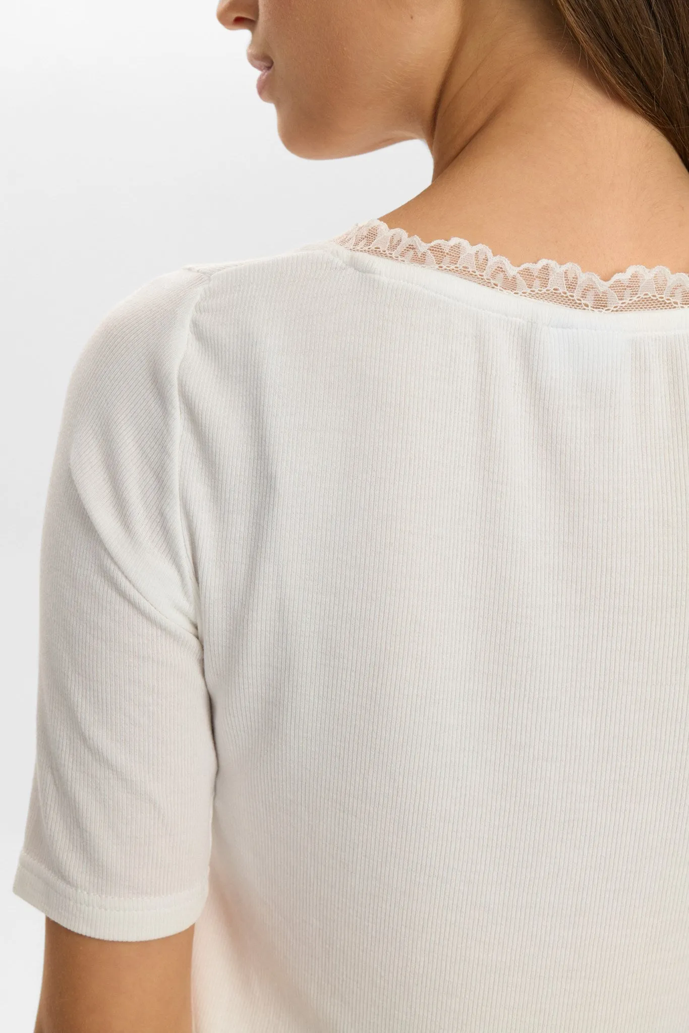 NUBOWIE LACE T-SHIRT - Cloud Dancer