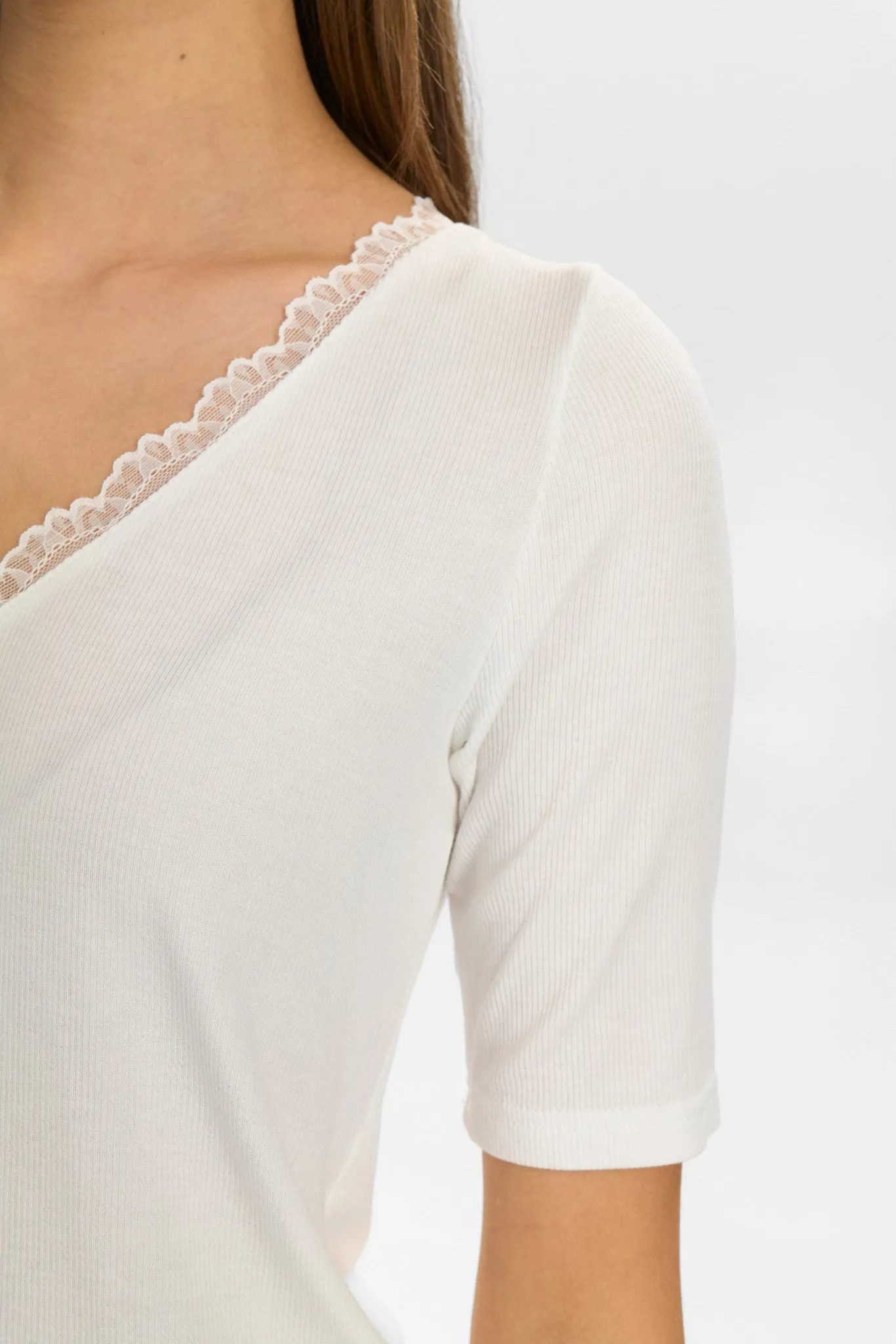 NUBOWIE LACE T-SHIRT - Cloud Dancer