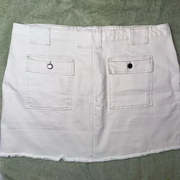 NWOT Women’s XL Banana Republic White Denim Skirt Fringed Hem
