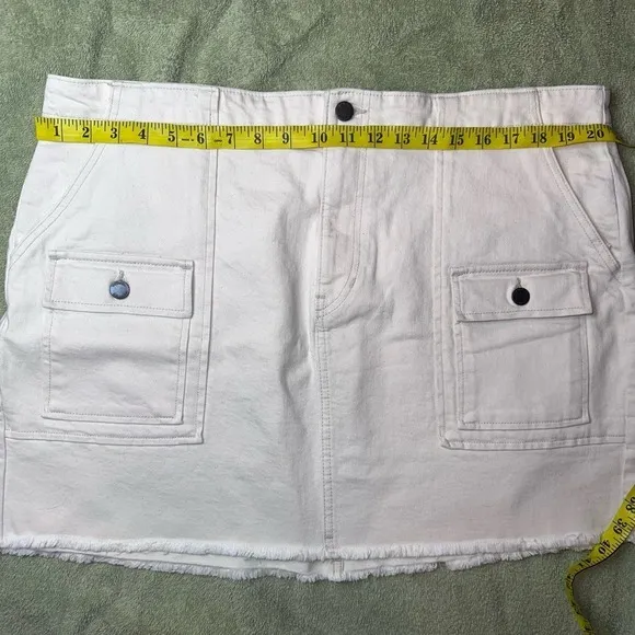 NWOT Women’s XL Banana Republic White Denim Skirt Fringed Hem