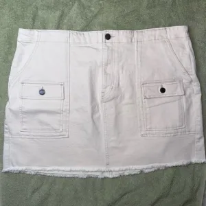 NWOT Women’s XL Banana Republic White Denim Skirt Fringed Hem