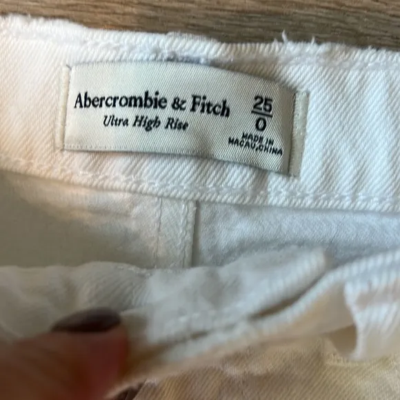 NWT Abercrombie &amp; Fitch white denim jean skirt