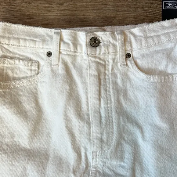 NWT Abercrombie &amp; Fitch white denim jean skirt