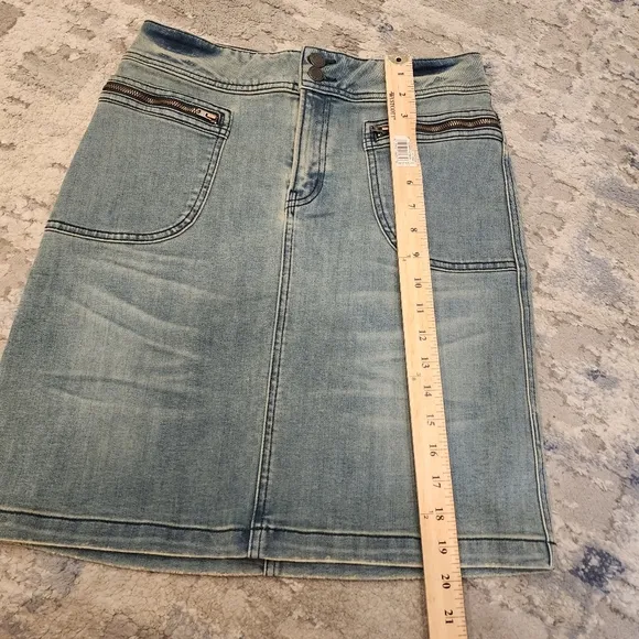 NWT Prana Stretch Denim Dusted Blue Broadway Skirt women's size 4