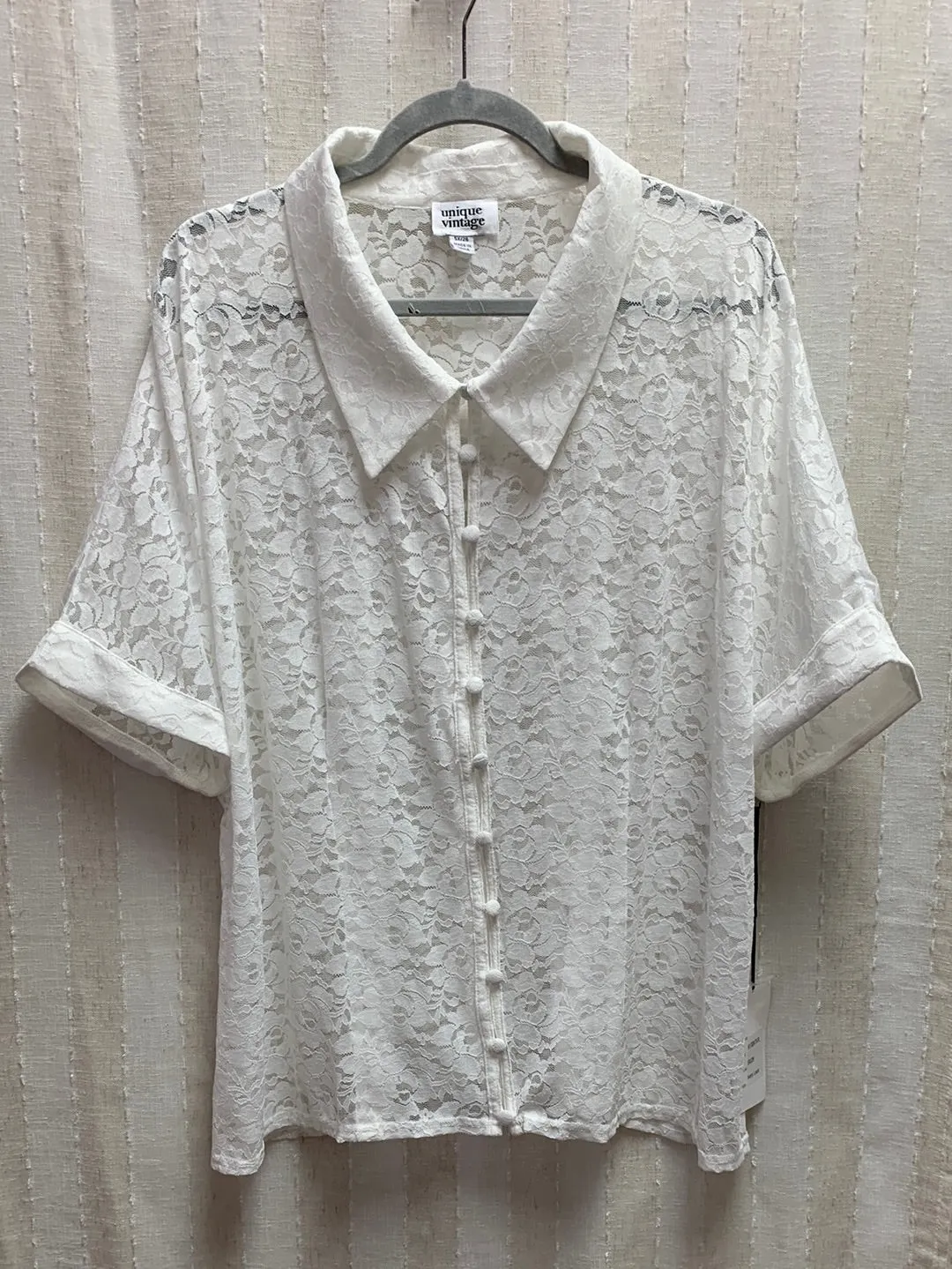 NWT - UNIQUE VINTAGE ivory Lace Short Sleeve Button Up Blouse - 5X / 26