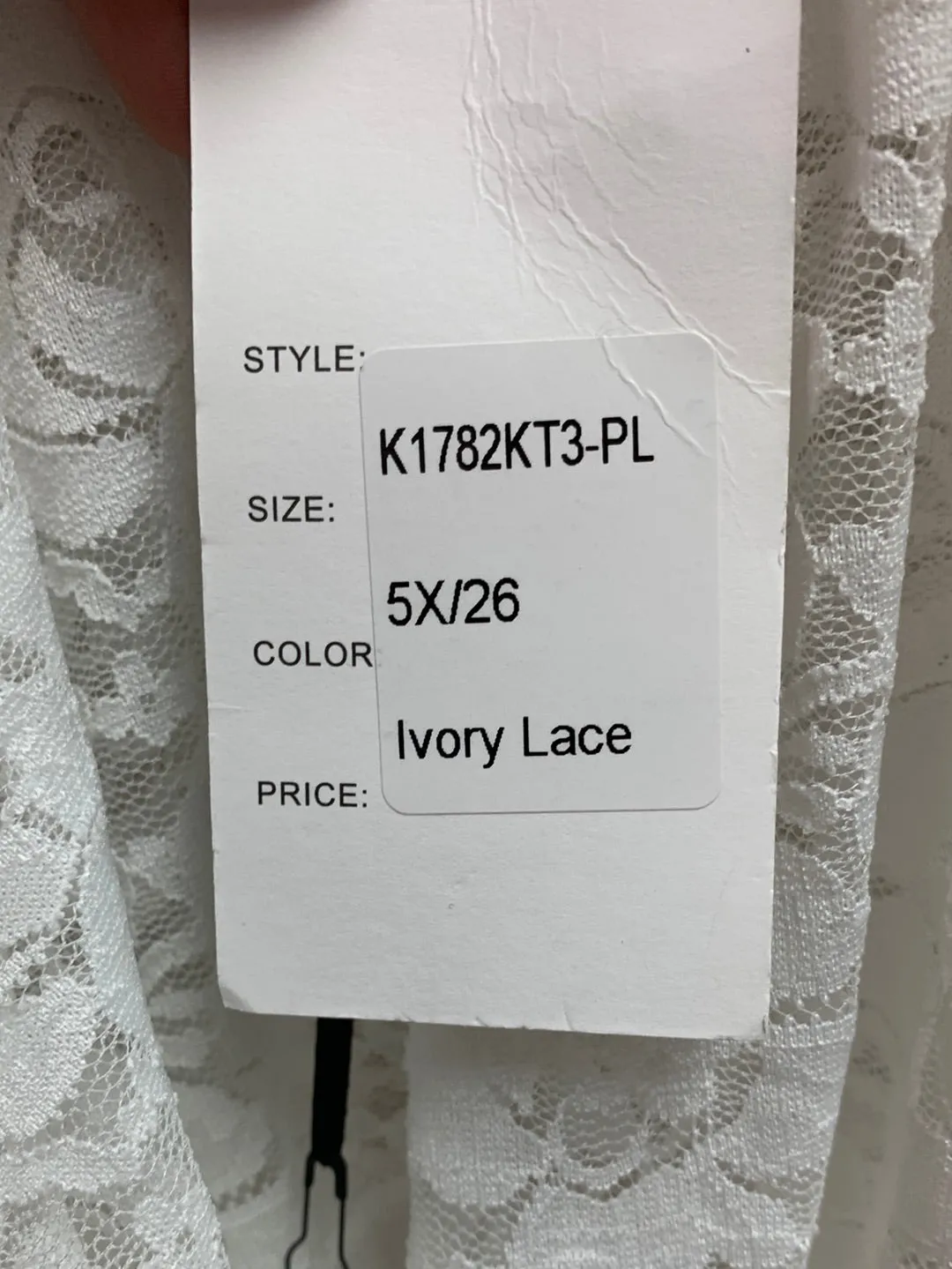 NWT - UNIQUE VINTAGE ivory Lace Short Sleeve Button Up Blouse - 5X / 26