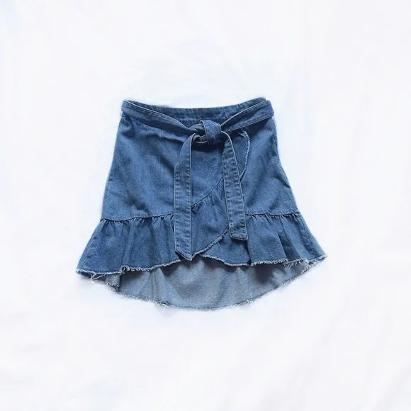 paige ⋆ chambray ruffle belted skirt