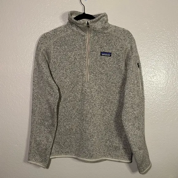 Patagonia Women's Better Sweater Quarter Zip Up Fleece Sweater in Pelican
