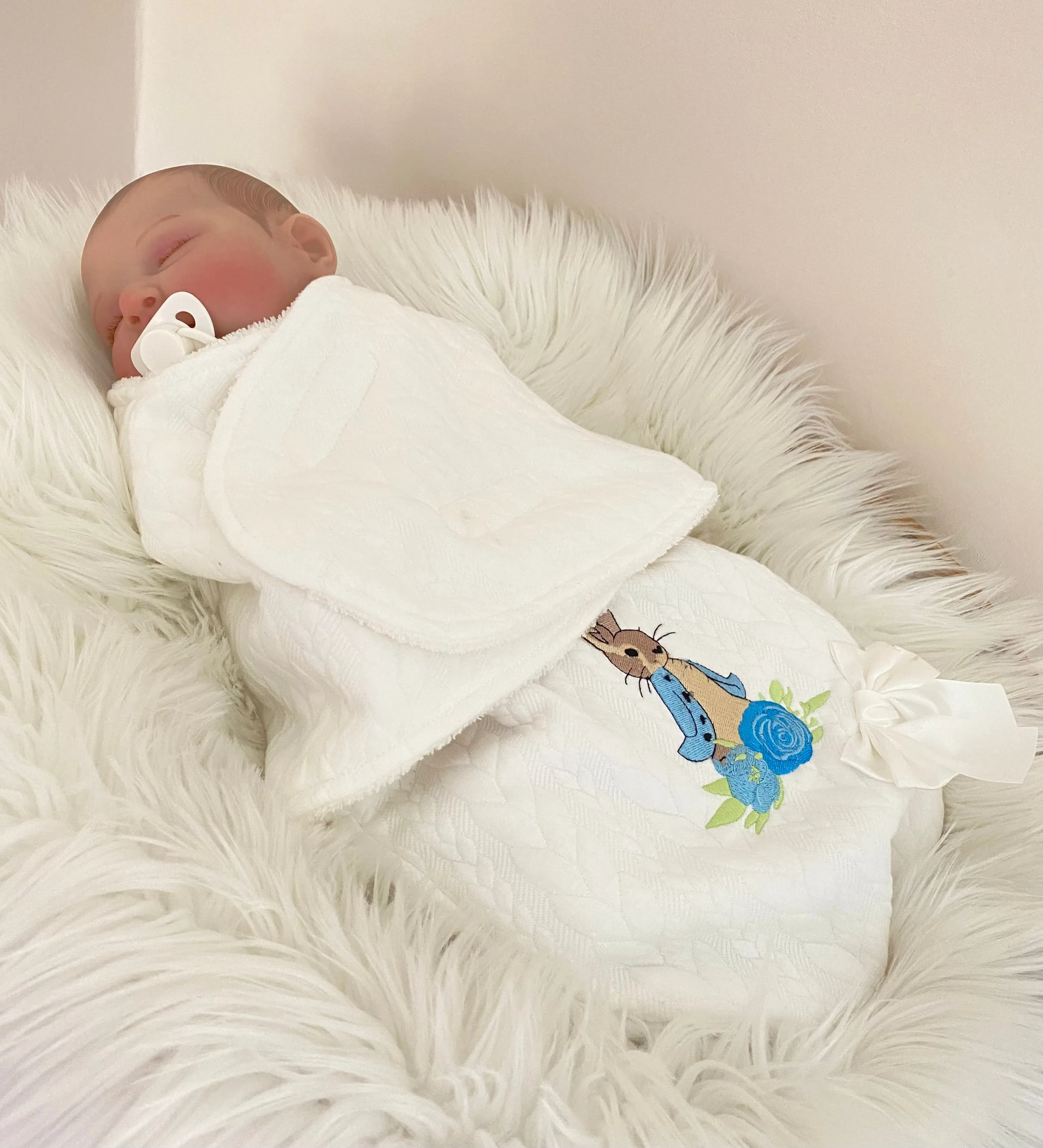 Peter Rabbit Swaddle Wrap velour - Cream