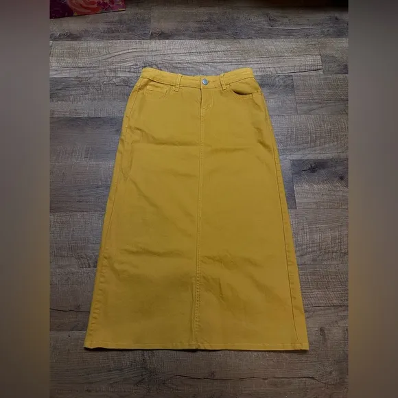 Yellow denim skirt